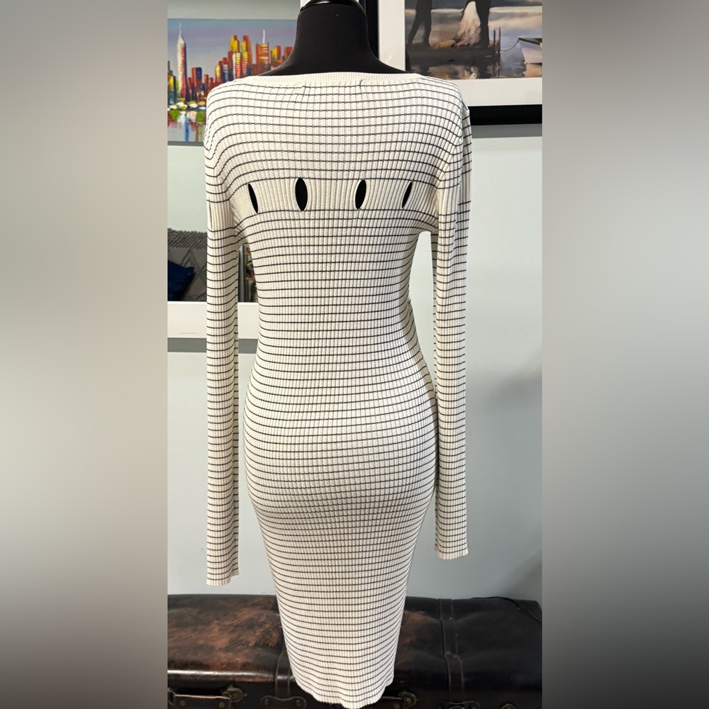❤️Guess Mia Keyhole Long-sleeve Dress- Sz Large - Picture 2 of 6